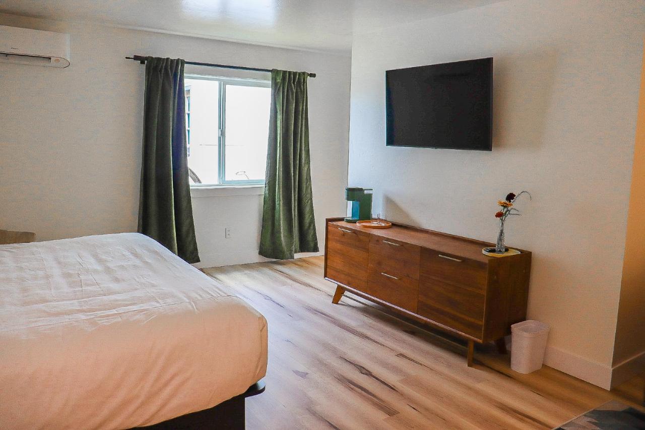 Foxglove Suite At The Wildflower Inn 골드비치 외부 사진