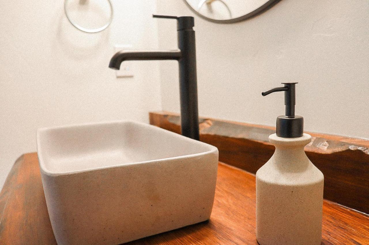 Foxglove Suite At The Wildflower Inn 골드비치 외부 사진