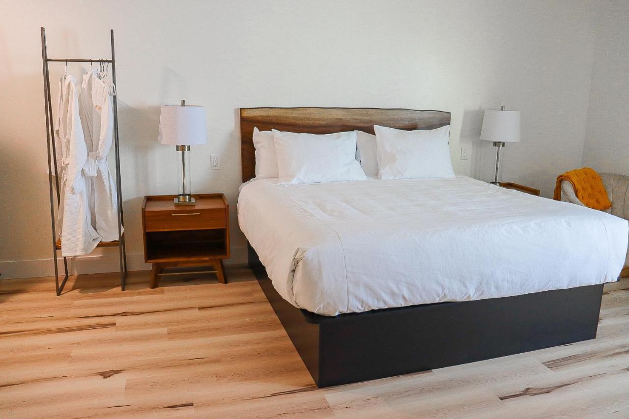 Foxglove Suite At The Wildflower Inn 골드비치 외부 사진